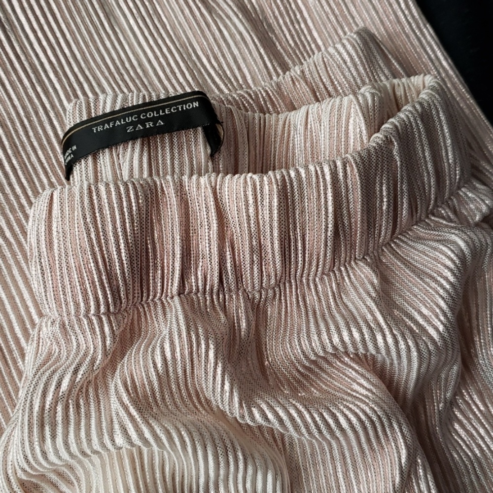 ZARA fine -pleated wide-leg crop bottoms! - Picture 2 of 7